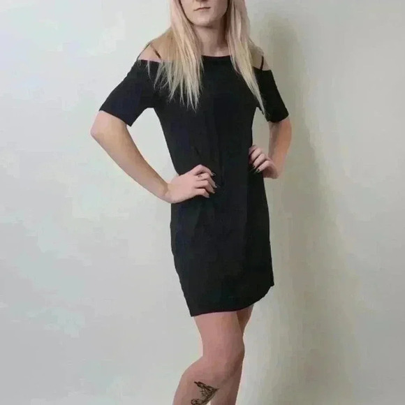 Fabletics Black Sunburst Cold Shoulder Mini Tee Shirt Dress - S - Picture 2 of 7